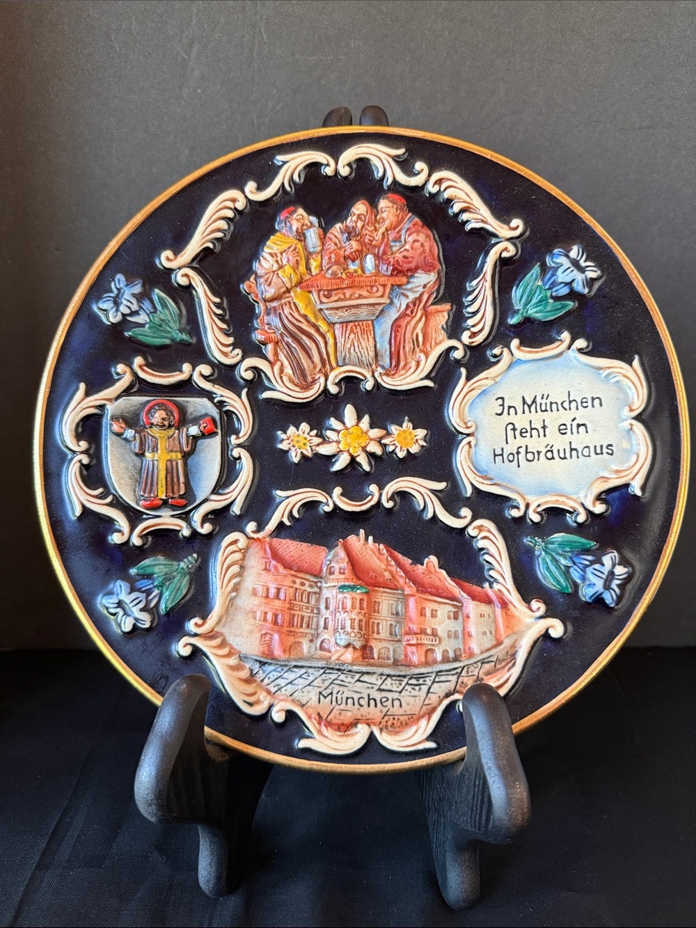 Beautiful Vintage Wellan West Germany Munich Souvenir Plate